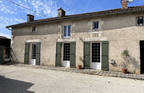 Saint-Julien-l'Ars House | Maison Terracotta, le Calme aux Portes de Poitiers
