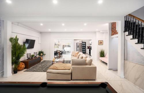 Gay Village Apartment | Maison Tiffany- Downtown
