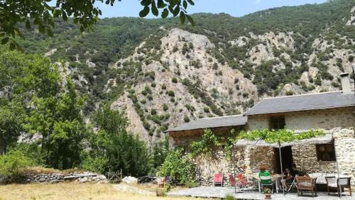 Thues-entre-Valls House | Maison traditionnelle catalane avec jardin