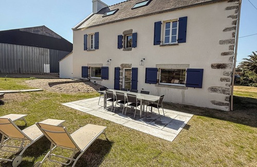 Kerlouet House | Maison Ty Bidou - House for 12 near the sea