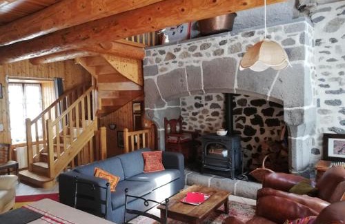 Peyrusse House | Maison typique pleine de charme Peyrusse Cantal