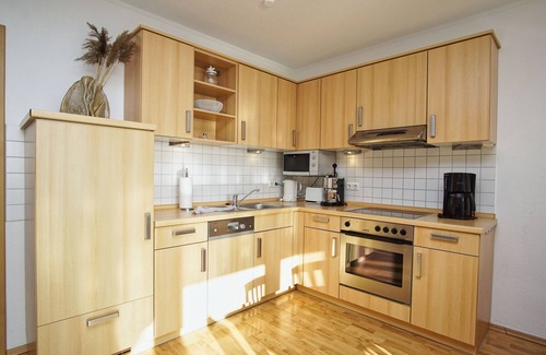 Breege Apartment | Maisonette apartment near the harbor with sea view, balcony - Hafenhäuser Breege FeWo 06