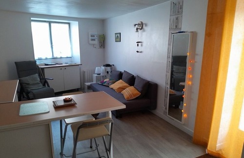 Bernieres-sur-Mer House | Maisonette in the village center, near the D-Day beaches.