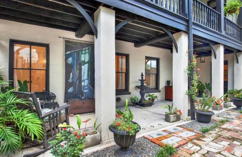 Historic Downtown Savannah Apartment | Maisonette La Belle