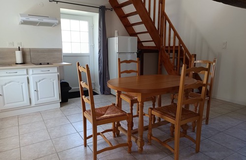 Saint-Cosme-en-Vairais Apartment | Maisonnette