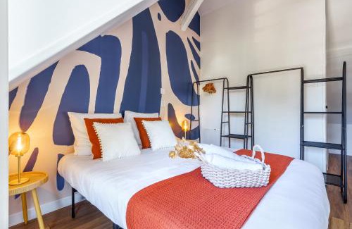 Saint-Just-en-Chaussee Apartment | Maisonnette Bleu Horizon avec jardin - 2min Gare - Serenito Homes