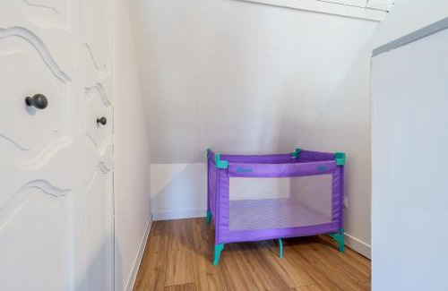 Saint-Just-en-Chaussee Apartment | Maisonnette Bleu Horizon avec jardin - 2min Gare - Serenito Homes