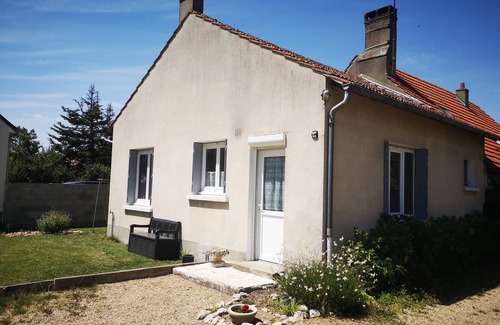 Clery-Saint-Andre House | Maisonnette Avec Jardin et Jacuzzi. Animaux de Compagnie Acceptés