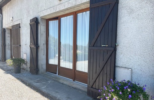 Revel House | Maisonnette Accolée St Ferréol le lac/vacations at the foot of the Black Mountain