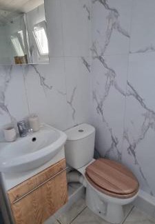 Puiseux-en-France Apartment | Maisonnette aux deux terrasses - Proche du Parc Asterix