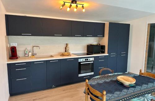 Crecy-la-Chapelle House | Maisonnette Migahome