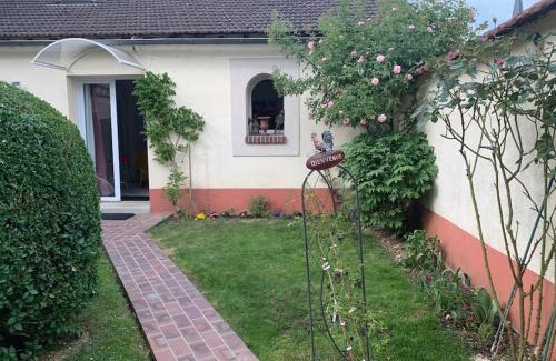 Saint-Prest House | Maisonnette proche de Chartres avec Wifi