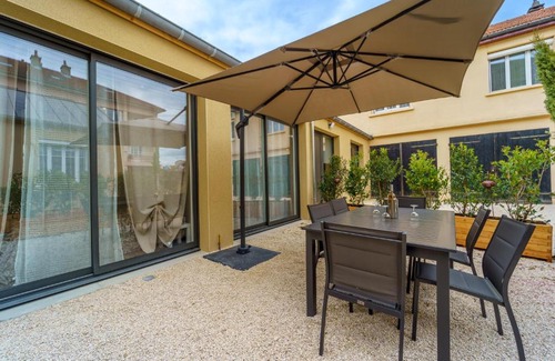 Jouvence House | Maisons calmes avec terrasses et garages centre-ville B et C
