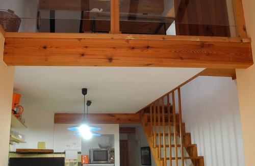 Torroja del Priorat Apartment | Maissonette with light, great room layout, ideal for remote working GLASFASER