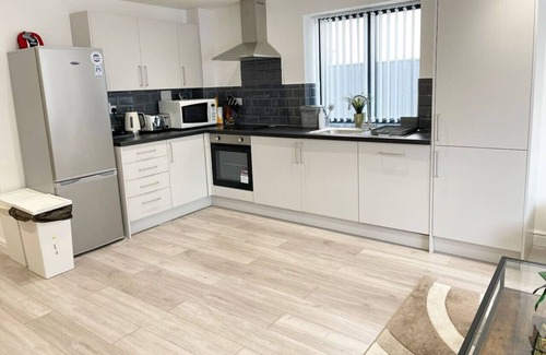 Kidlington Apartment | Maisy Lodge - Two Bed Lux Flat - Parking, Netflix