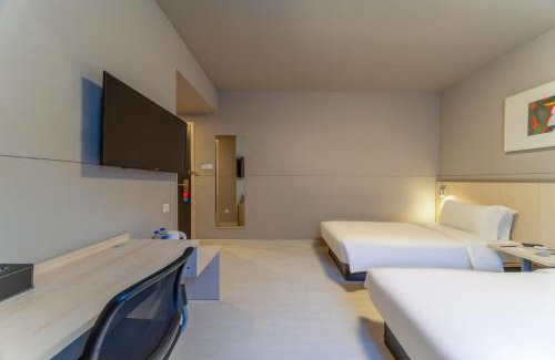 Pudong Hotel | Maixinge Hotel - shuttle bus to Shanghai Pudong International Airport