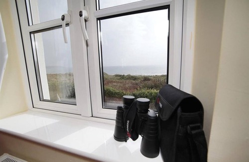 Horton Cottage | MAIZE COTTAGE With Sea View (Sleeps 8 Adults)