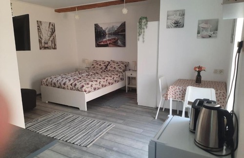 Dunaalmas Apartment | Maja Vendégház