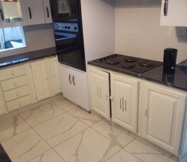 Greater Johannesburg Metropolitan Area House | MajaK Guesthouse