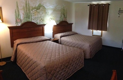 Perth East Hotel | Majers Motel