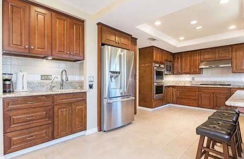 Poway House | Majestic 5BR Villa with Guesthouse, Pool & Spa