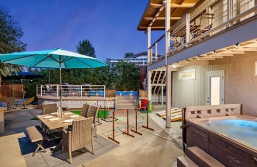 Poway House | Majestic 5BR Villa with Guesthouse, Pool & Spa