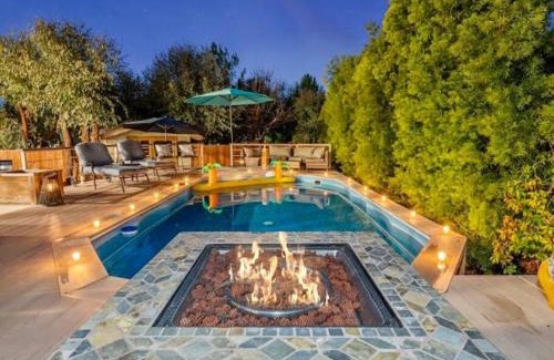 Poway House | Majestic 5BR Villa with Guesthouse, Pool & Spa