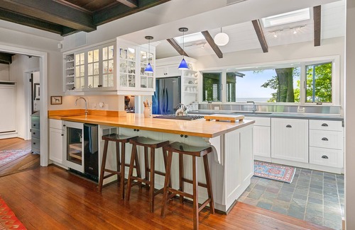 Point Abino House | Majestic Abino Hills Hideaway