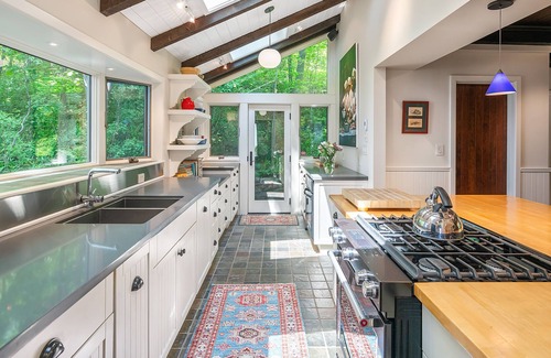 Point Abino House | Majestic Abino Hills Hideaway
