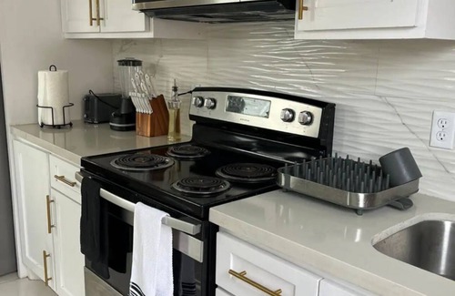 Edinburg Apartment | Majestic Apartment at Edinburg