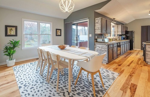 Gerton House | Majestic Cabin | Modern, Hot Tub, & Game Room