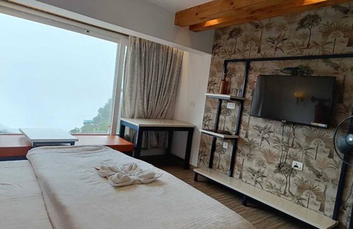 The Mall Road Hotel | Majestic Himalayan View Rooms in delightful Mussoorie and amazing food