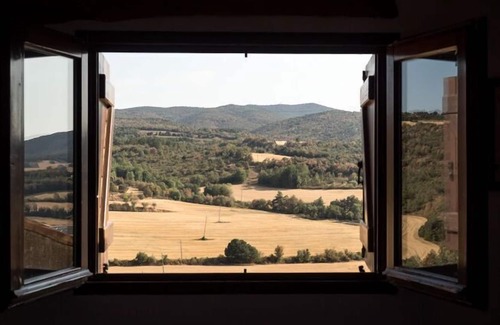 Benabarre House | Majestic holiday home in Benabarre with balcony