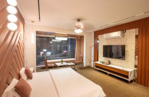 Pune Cabin | Majestic Inn