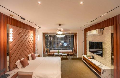 Pune Cabin | Majestic Inn