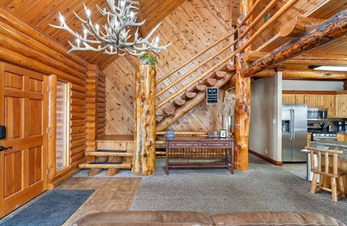 Fish Haven Cabin | Majestic lake views on 20 private acres with hot tub