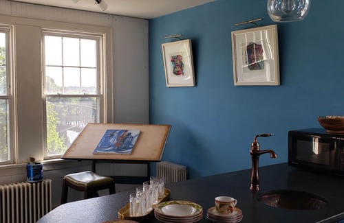 Finesville House | Majestic Lander Stewart Mansion on the Delaware Top Floor Apt