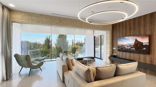 Tala Villa | Majestic Manor