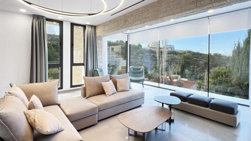 Tala Villa | Majestic Manor