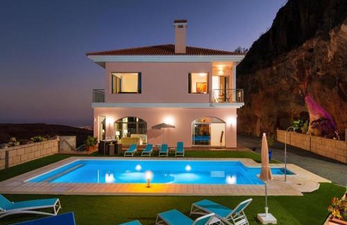 Monte Leon Villa | Majestic Monte Leon by VillaGranCanaria