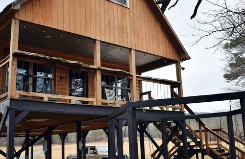 Oark Cabin | Majestic Moose Lodge- Oark Cabin Rentals