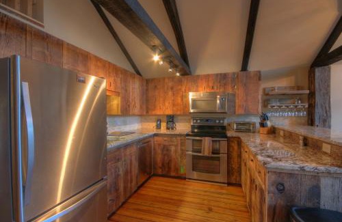 Beech Mountain House | Majestic Mountain Haus