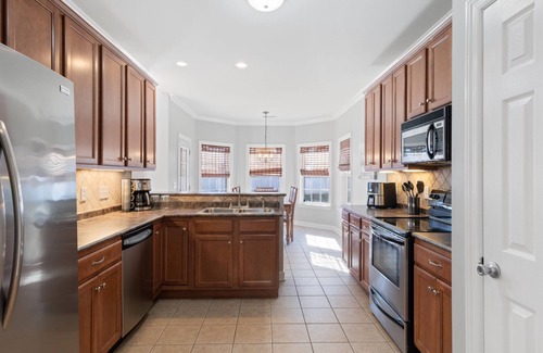 Murfreesboro House | Majestic Murfreesboro Manor – A Pet Friendly Escape!