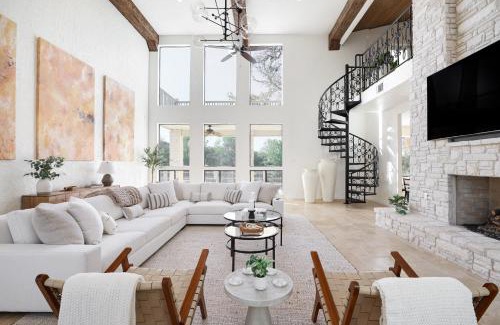 Cross Mountain House | Majestic Oak - Luxury, Billiards Room & Pool