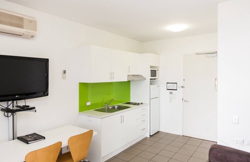 Davenport Apartment | Majestic Oasis Apartments