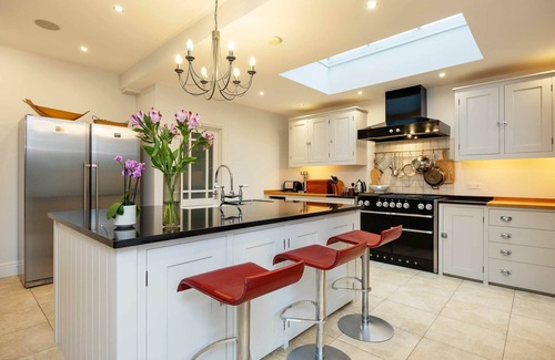 Highgate House | Majestic Oasis, by Veeve
