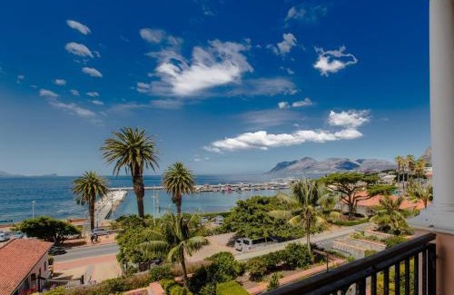 Kalk Bay Apartment | Majestic Ocean View Retreat