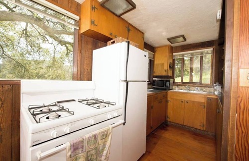 Santa Barbara House | Majestic peaceful country views -One bedroom guesthouse w/WiFi in Santa Barbara
