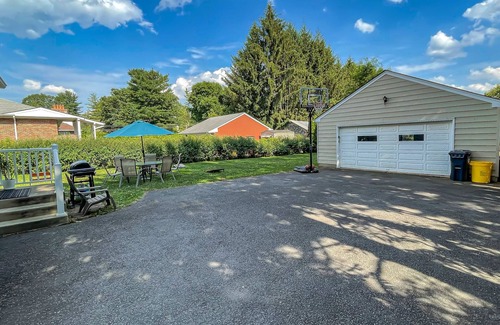 Princeton House | Majestic Princeton Home Arcade Big Yard 4BR