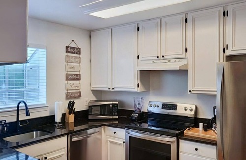 Hybla Valley House | Majestic Private Room.